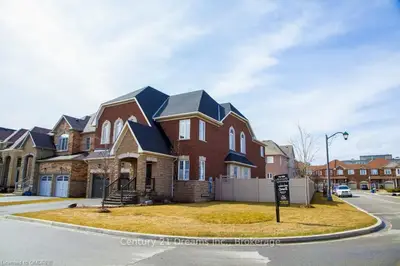 2450 Sylvia Drive, Oakville, ON L6H 0C9