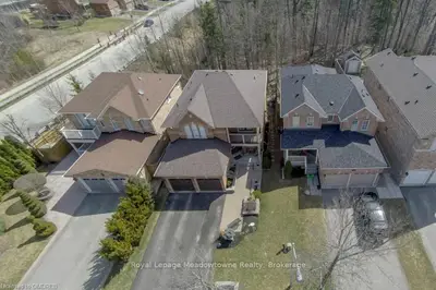 38 Morden Neilson Way, Halton Hills, ON L7G 5Y8