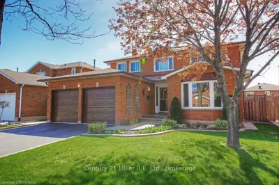 311 Evergreen Crescent, Oakville, ON L6H 4T7