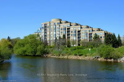 2511 Lakeshore Road W 416, Oakville, ON L6L 6L9