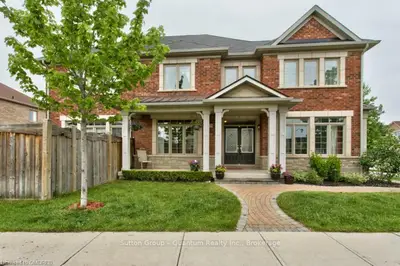2373 Pine Glen Road, Oakville, ON L6M 0H3