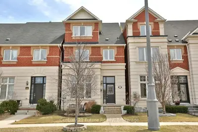 5213 Preservation Circle, Mississauga, ON L5M 7T3