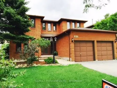 1376 Bishopstoke Way, Oakville, ON L6J 7A5