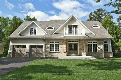 250 Lakeside Avenue, Burlington, ON L7N 1Y5