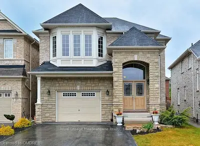 3251 Skipton Lane, Oakville, ON L6M 0K2
