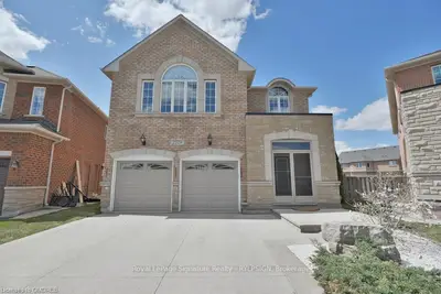 2519 Felhaber Crescent, Oakville, ON L6H 7R8