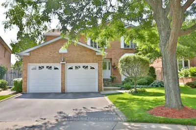 4056 Farnsworth Crescent, Mississauga, ON L5L 3Z3