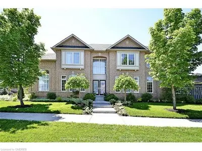 423 Grovehill Road, Oakville, ON L6H 6P3