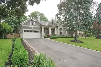 281 Wedgewood Drive, Oakville, ON L6J 4R6