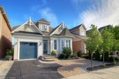 2241 Whitworth Drive, Oakville, ON L6M 0B4