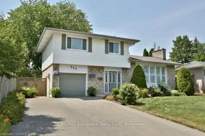 515 Grand Boulevard, Oakville, ON L6H 1P4