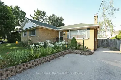 185 Weybourne Road, Oakville, ON L6K 2T7