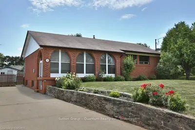1358 Bridge Road, Oakville, ON L6L 2C7