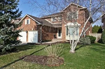 1225 Woodview Drive, Oakville, ON L6M 2M5