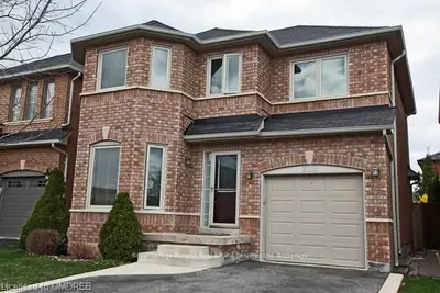 2139 Rosehill Drive, Oakville, ON L6M 3N5