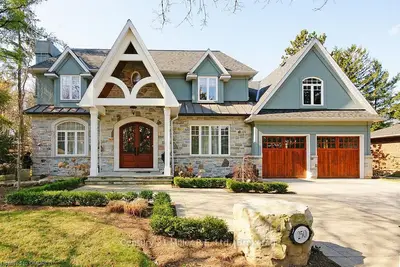 250 Pinehurst Drive, Oakville, ON L6J 4X3