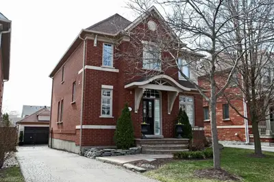 217 Westfield Trail, Oakville, ON L6H 6H7
