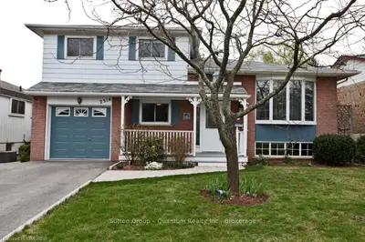 2314 WYANDOTTE Drive, Oakville, ON L6L 2T6