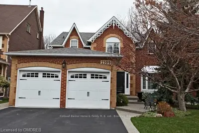 2109 Grosvenor Street, Oakville, ON L6H 4N1