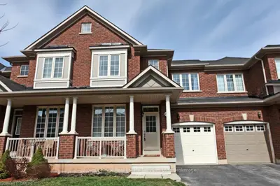 3349 Robin Hill Circle, Oakville, ON L6L 6W9