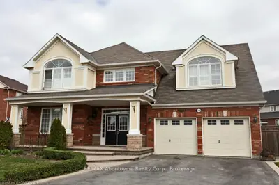 2197 Highcliffe Way, Oakville, ON L6M 5B7