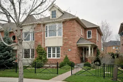 2160 Fourth Line, Oakville, ON L6M 3T2