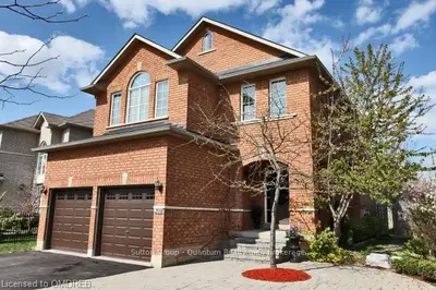 2031 Bloomfield Drive, Oakville, ON L6M 3W2