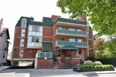 162 Reynolds Street 302, Oakville, ON L6J 3K9