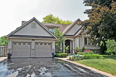 380 Sawyer Road, Oakville, ON L6L 3N7