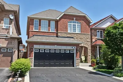 4819 Bloomburg Drive, Mississauga, ON L5M 7K9