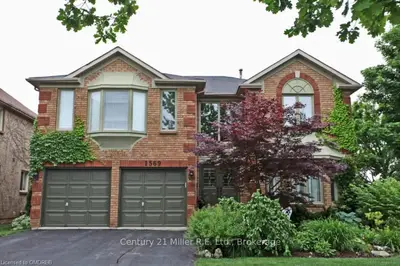 1569 Heritage Way, Oakville, ON L6M 2Z7