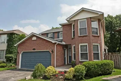 1150 Campbell Court, Burlington, ON L7S 1Z8