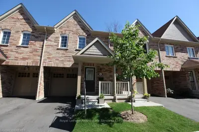 233 DUSKYWING Way 46, Oakville, ON L6L 0C5