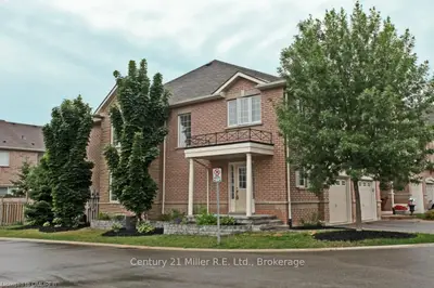 1551 Reeves Gate 28, Oakville, ON L6M 5C3