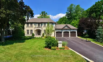 2015 ARDLEIGH Road, Oakville, ON L6J 1V6