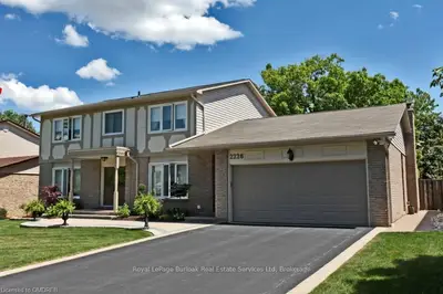 2226 BELGRAVE Court, Burlington, ON L7P 3R5