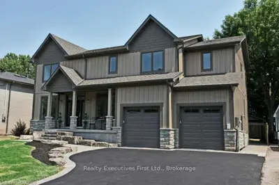 245 Cherryhill Road, Oakville, ON L6L 3E3