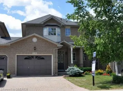 2138 CROSSWINDS Court, Burlington, ON L7M 4K9
