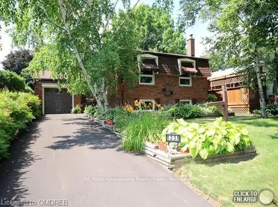 1238 Landfair Crescent, Oakville, ON L6H 2N3