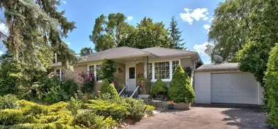 497 SANDMERE Place, Oakville, ON L6L 4G5