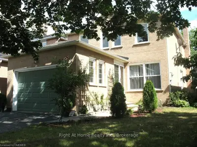 352 ERIN Street, Oakville, ON L6H 4P9