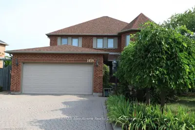 1459 PILGRIMS Way, Oakville, ON L6M 2W5