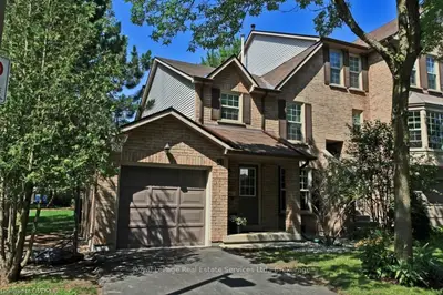 2272 Mowat Avenue 55, Oakville, ON L6H 5L8