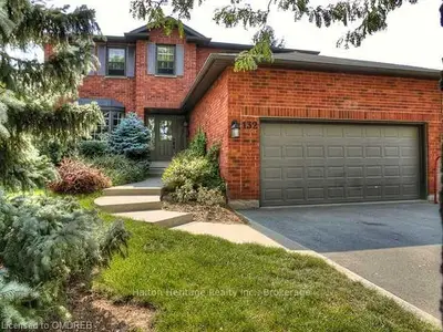 132 Vogan Place, Oakville, ON L6L 6H1