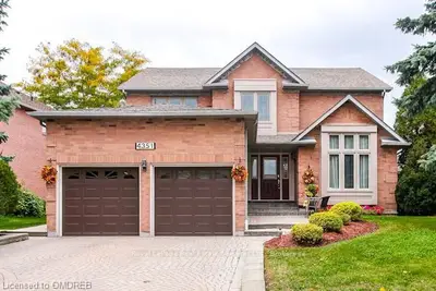 4351 Credit Pointe Drive, Mississauga, ON L5M 3J6