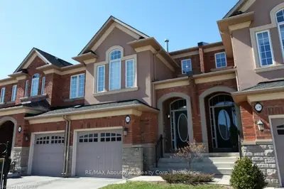 328 Creek Path Avenue, Oakville, ON L6L 6X1