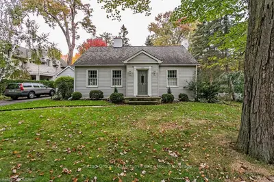 1403 Glenburnie Road, Mississauga, ON L5G 3C7