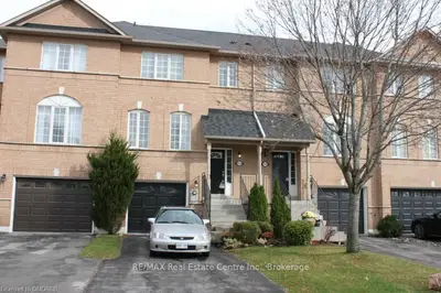 2574 Gill Crescent, Oakville, ON L6H 6P4