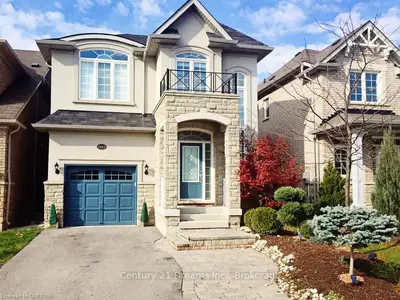 2465 Kwinter Road, Oakville, ON L6M 0K6