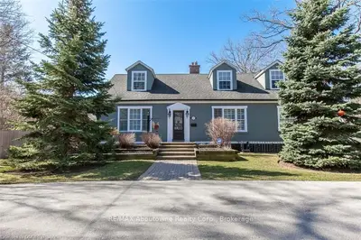 344 REYNOLDS Street, Oakville, ON L6J 3L8